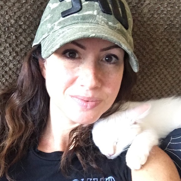 Meet your Posher, Angela - Picture 1 of 1